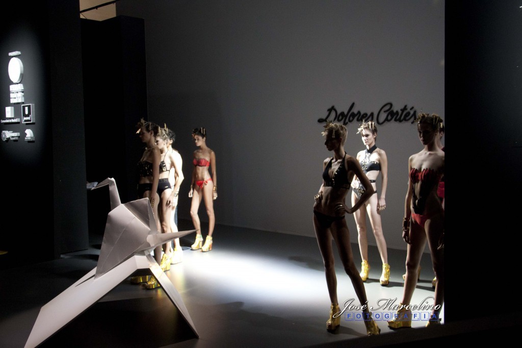 Dolores Cortes Bañadores Verano 2015 Desfile