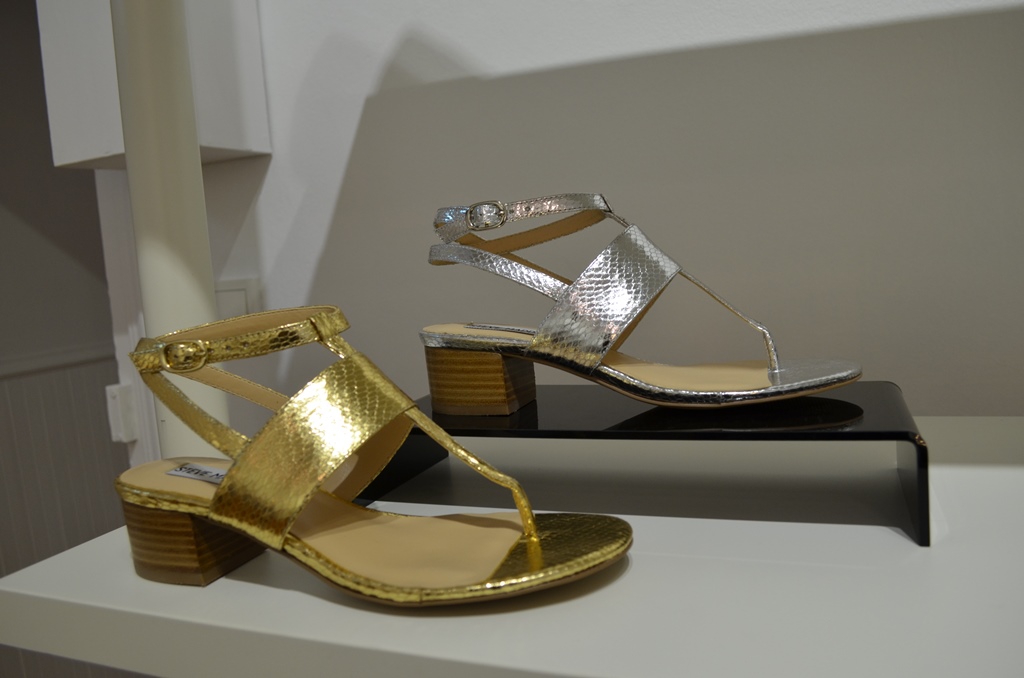 STEVE MADDEN SANDALS