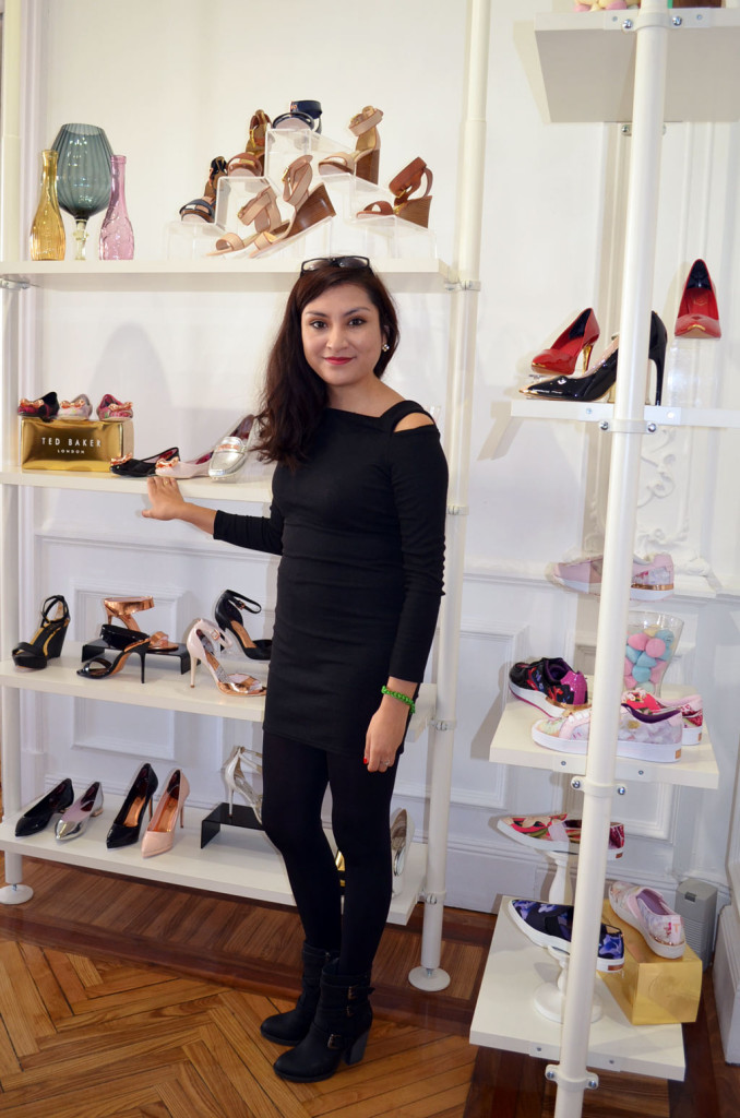 Black-dress-Fashion-Asia-style